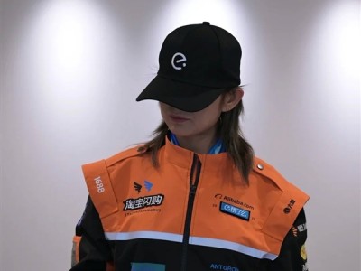 淘宝闪购骑手新工装神似赛车服！印满阿里系品牌Logo !