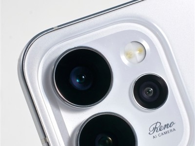 OPPO Reno15真机首次亮相：iPhone同款冷雕工艺、2亿像素主摄 !