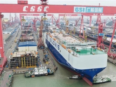 能装10800辆！国内建造的最大汽车运输船出坞 ！