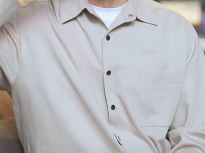 71岁成龙开通小红书账号：视频发布4小时涨粉超15万 ！