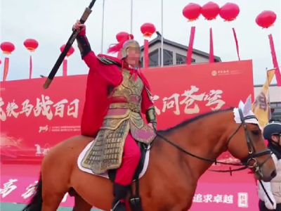 福建一高中百日誓师：校长横刀立马COS《逐玉》武安侯 ！