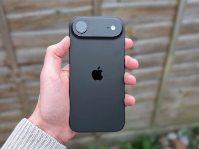 iPhone Air暴降2000元后成真香机：京东已卖断货 发货时间延至2月 ！