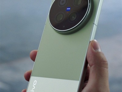 蓝厂最强Ultra来了！vivo X300 Ultra顶配版售价将突破万元 ！
