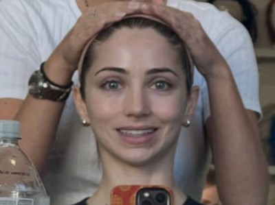 明年3月10日开播！《海贼王》真人版娜美晒片场照：美丽大雷 活泼可爱 !