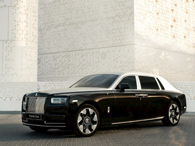 品牌史上首款激光雕刻引擎盖车型 劳斯莱斯幻影定制版亮相 ！