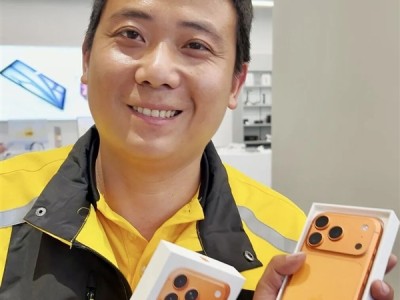 美团外卖小哥获10000元圆梦金 转身就给老婆买了iPhone 17 Pro ！