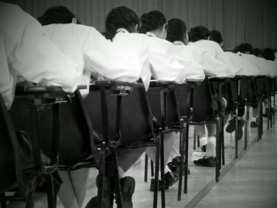 网友称小学语文教材颠覆性修改 司马光砸瓮、大羿射日、掩耳盗钟等：官方回应 !