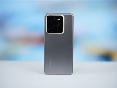 真我手机回应启动大规模裁员：正常人员变动 各家年底都会有 ！