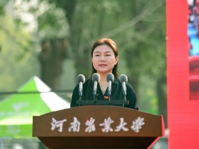 99级校友、小米副总裁张剑慧回母校：出席河南农业大学2025级新生开学典礼 !