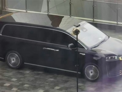 余承东放言超越市面上所有旗舰MPV！鸿蒙智行首款MPV智界V9实车亮相 ！