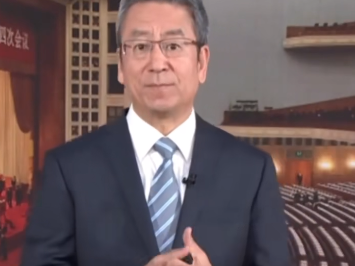 职场、房价、婚恋是压在年轻人头上的大山 白岩松：00后+法律整顿职场可期 ！