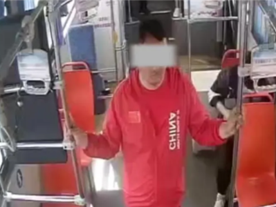 一男子未到站要求下车遭拒：竟强行抢夺公交方向盘并殴打司机 ！