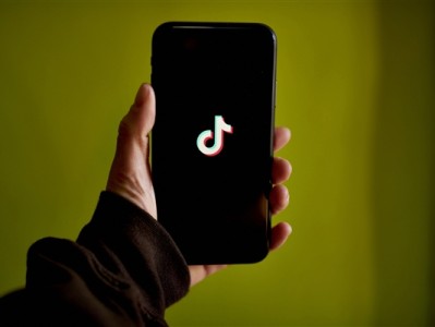 建议设置16周岁数字年龄线：防止青少年沉迷社交媒体 ！