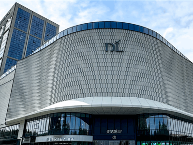 胖东来新店招聘900个岗位45分钟全报满！9000元本科保安保洁岗也满了 !