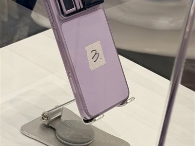 荣耀机器人手机亮相 罗巍：这就是大家没见过甚至没想过的影像方案 ！